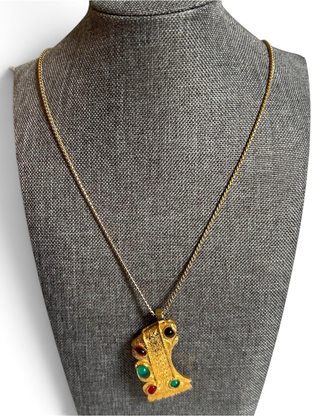 Vtg Gold Tone Abstract Acabochon Pendant Necklace Egyptian Revival Equestrian